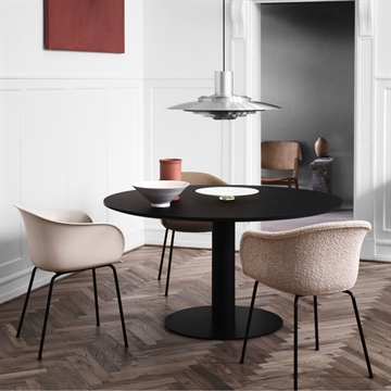 &Tradition In Between SK12 Spisebord, Black & Black Lacquered Oak - set i en spisestue